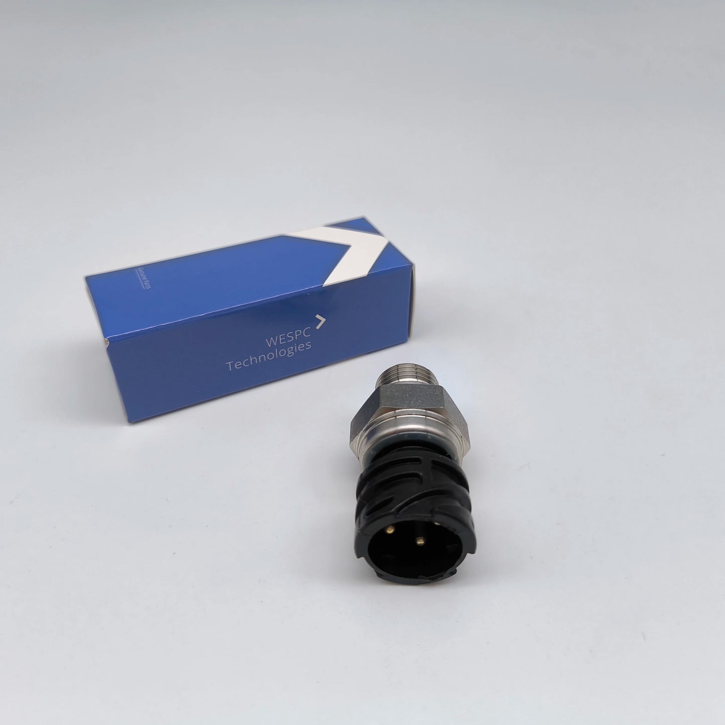 Fuel Oil Pressure Sensor 21634021 WESPC . Suitable for Volvo Penat Truck Diesel D12 D13 FH FM Auto Parts