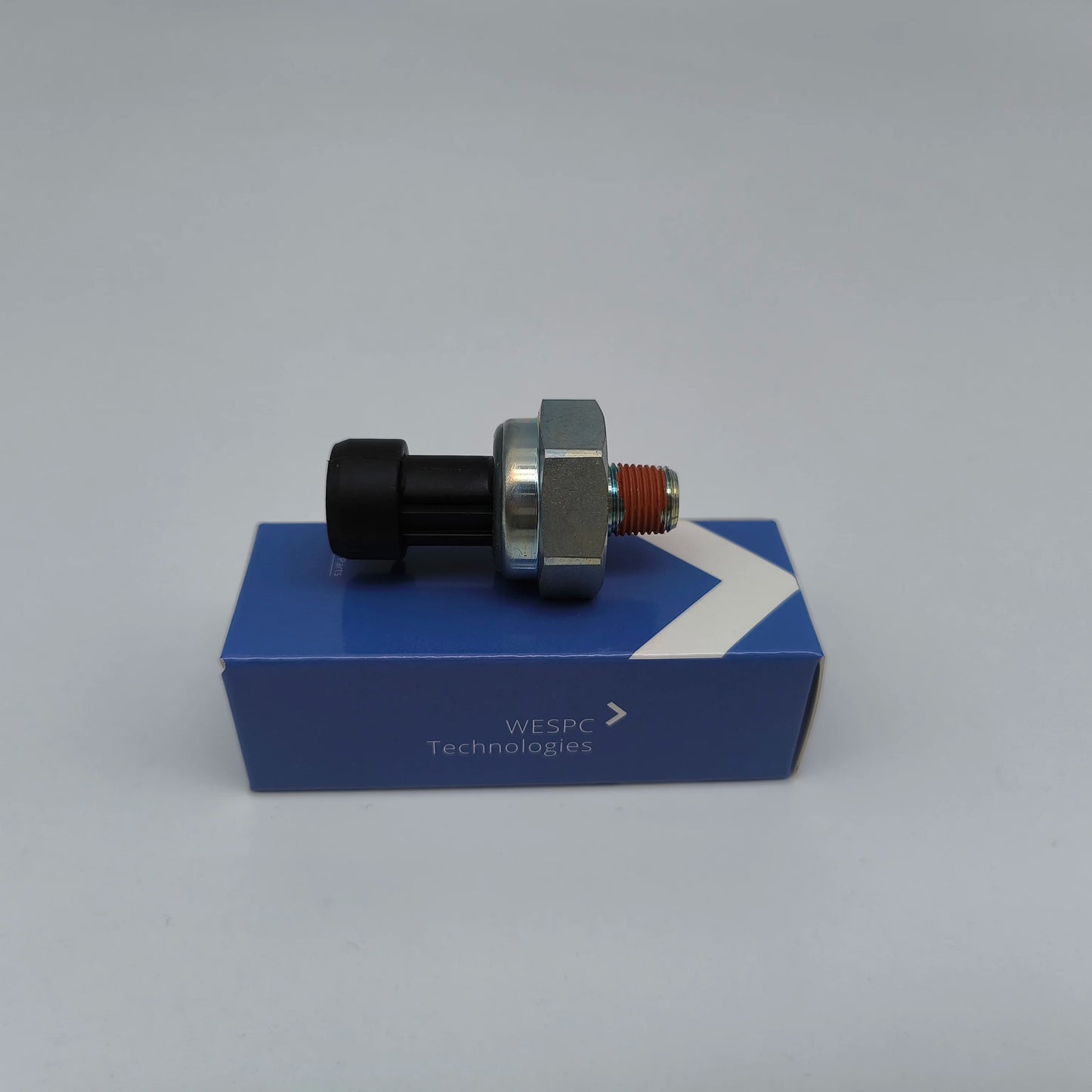 High Quality Oil Pressure Sensor RE167207 WESPC . Suitable for John Deere Engine Code DT466E I530E DT466/530 HT53